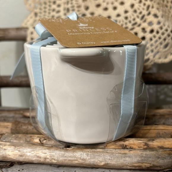 NWT Rae Dunn DISNEY CINDERELLA PRINCESS MEASURING CUPS - Picture 6 of 9